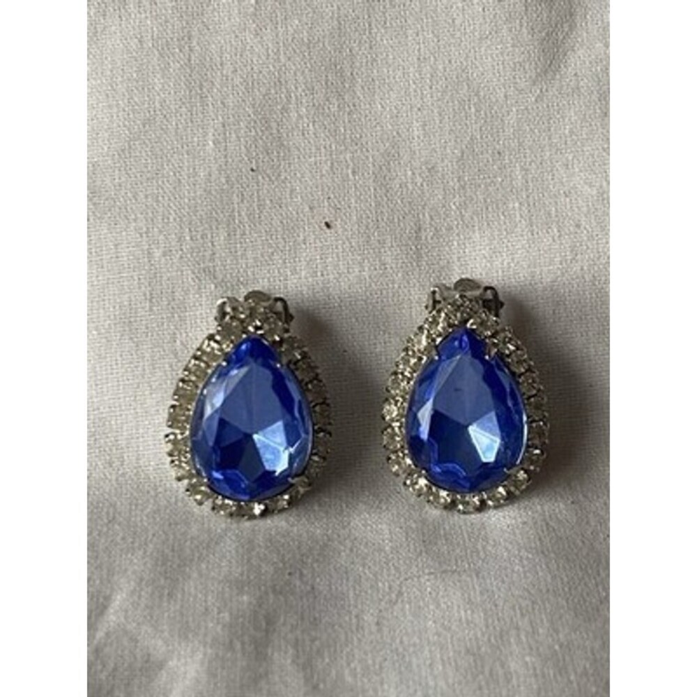Vintage Estate Silver Tone Sparkling Blue Rhinestone Faceted Teardrop Earrings